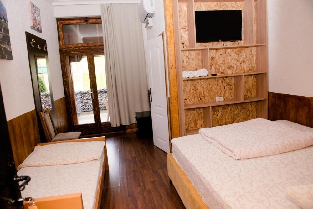 Etno Selo Bok Bed & Breakfast Vrhpolje Luaran gambar