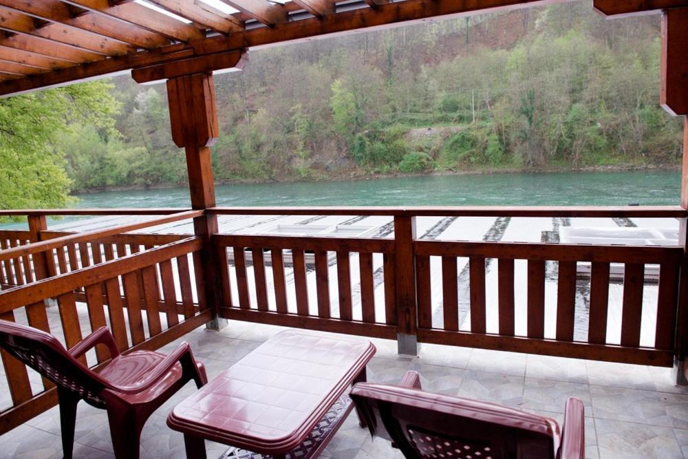 Etno Selo Bok Bed & Breakfast Vrhpolje Luaran gambar